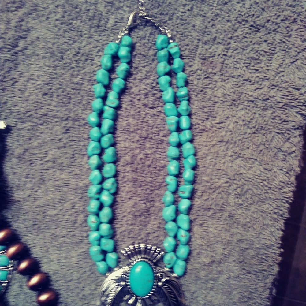 Necklace.... If you've yet to make it to to the - Picture 2 of 5
